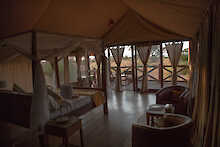 Blick ins Zimmer der Tarangire Simba Lodge