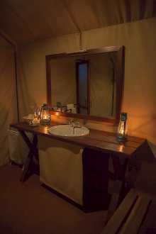 Badezimmer im Zelt inder Tarangire Simba Lodge
