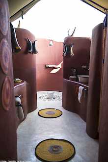 das Badezimmer der privaten Zelte in der Shu'mata Lodge