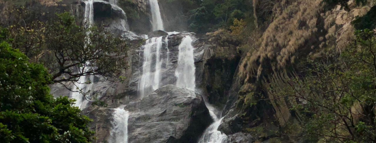 Wasserfall während der Sanje-Wanderung im Udzungwa-Mountains-Nationalpark