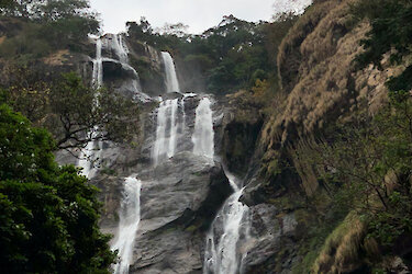 Wasserfall während der Sanje-Wanderung im Udzungwa-Mountains-Nationalpark