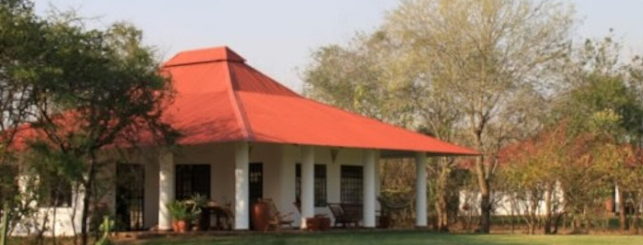 Außenanblick auf die Mbuyuni Farm Retreat Unterkunft