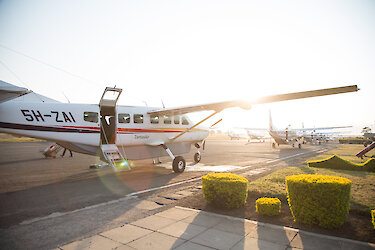 Cessna auf dem Flugplatz in Arusha