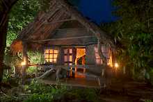 Selous River Camp Hütte von außen