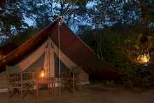 Selous River Camp Zeltunerkunft von außen