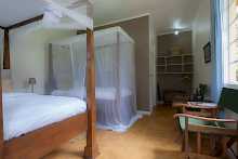 Kilimanjaro Halisi Doppelzimmer mit Mosquitonetzen