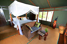 Doppelbett in der Sable Mountain Lodge