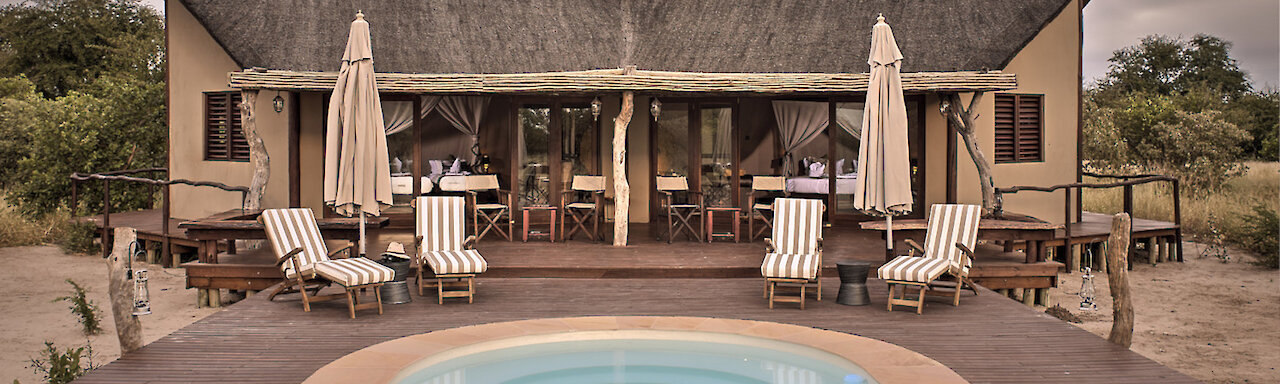 Außenansicht der Deception Valley Lodge