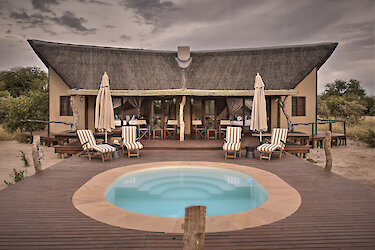 Außenansicht der Deception Valley Lodge